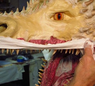 paper mache Drogon- lips 1
