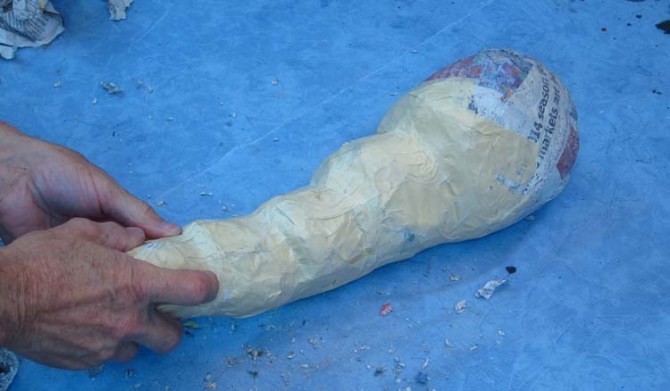 paper mache dragonfly- start body